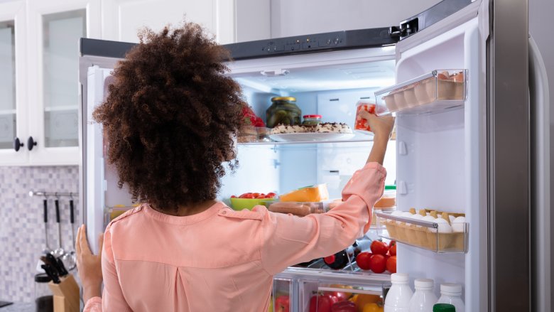 Is It Bad To Put Hot Food In The Fridge?